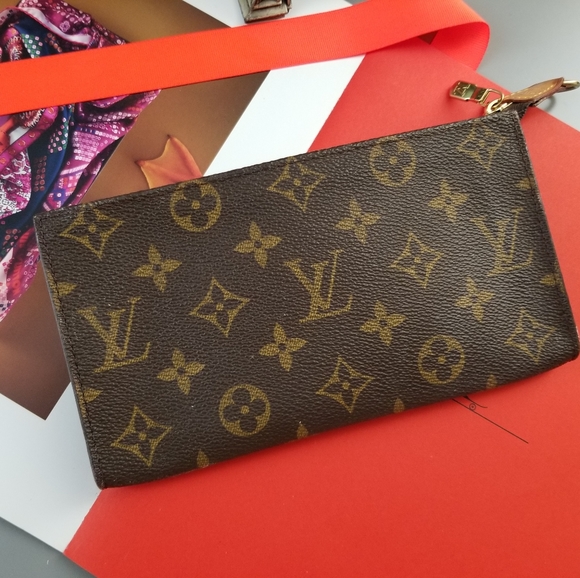 Louis Vuitton Classic Pouchette GM Monogram - Picture 2 of 16